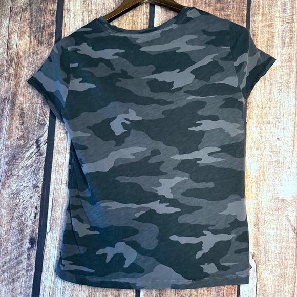 Athleta Camo Print T-Shirt - Picture 3 of 6
